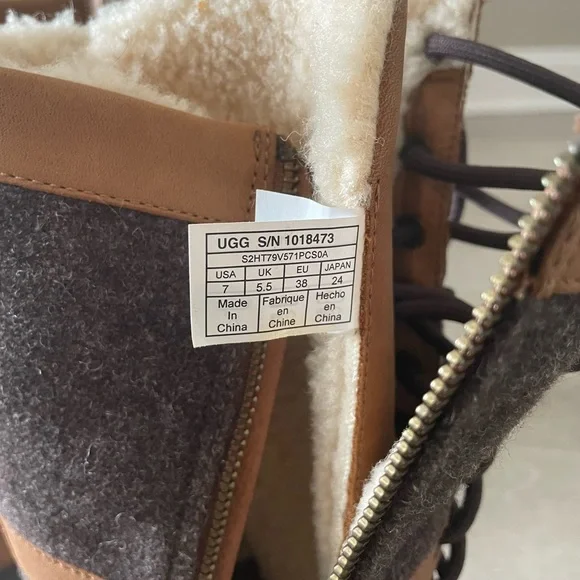 UGG boots used like new size 7 - Picture 4 of 4